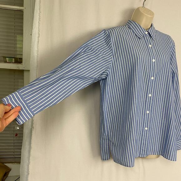 Foxcroft Wrinkle Free Button Up Top Womens 12 Striped Blue White Relaxed Soft - Picture 4 of 11